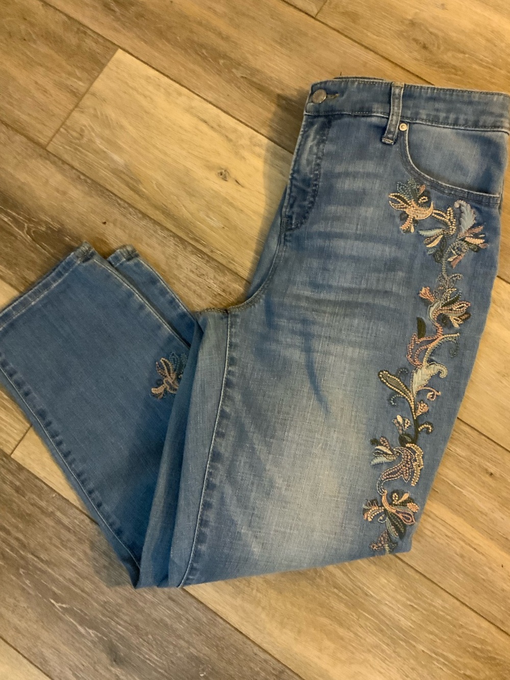 Chico's So Slimming girlfriend cropped Jeans with Floral Embroidery